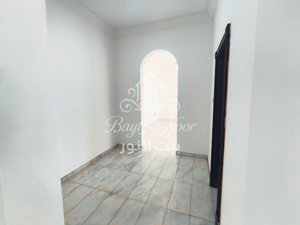 For Rent: Spacious 5-Bedroom Penthouse – Mina Al Fahal | REF WT2121