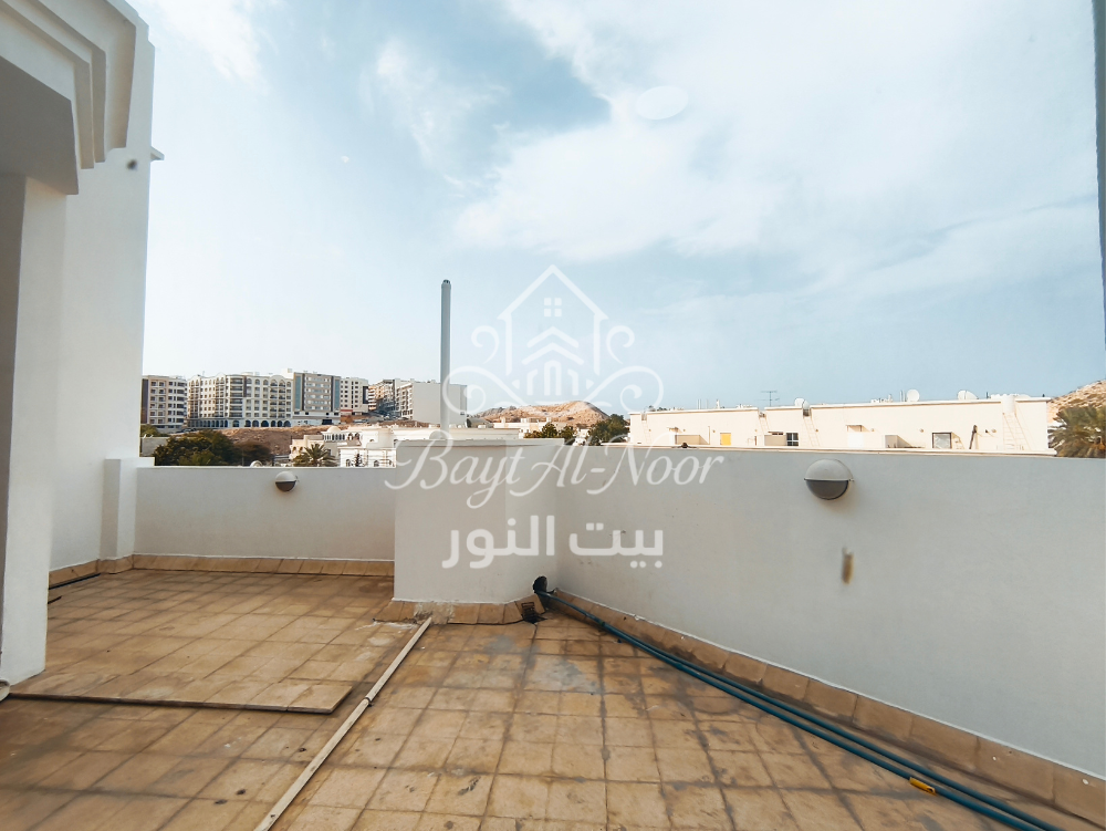 For Rent: Spacious 5-Bedroom Penthouse – Mina Al Fahal | REF WT2121