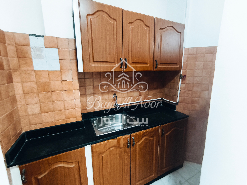 For Rent: Spacious 5-Bedroom Penthouse – Mina Al Fahal | REF WT2121