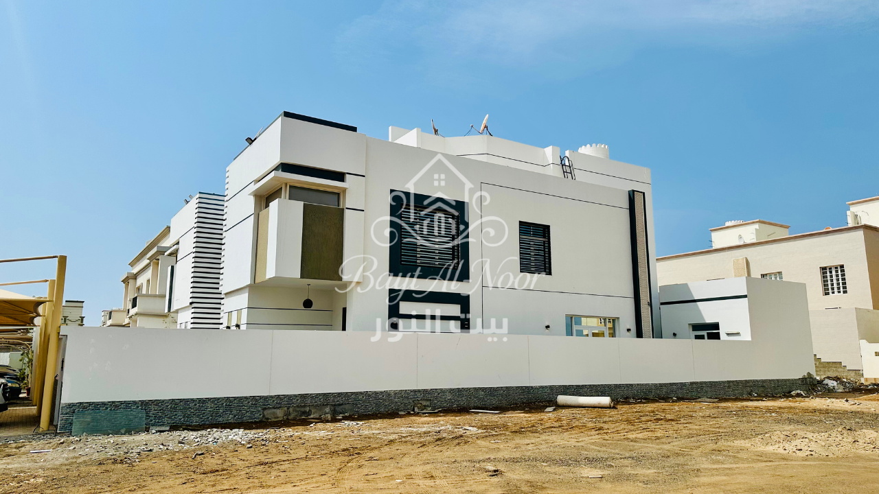 SS3005-1 For Sale: 5+1 Bedroom Twin Villa with Multiple Parking Options | REF SS3005