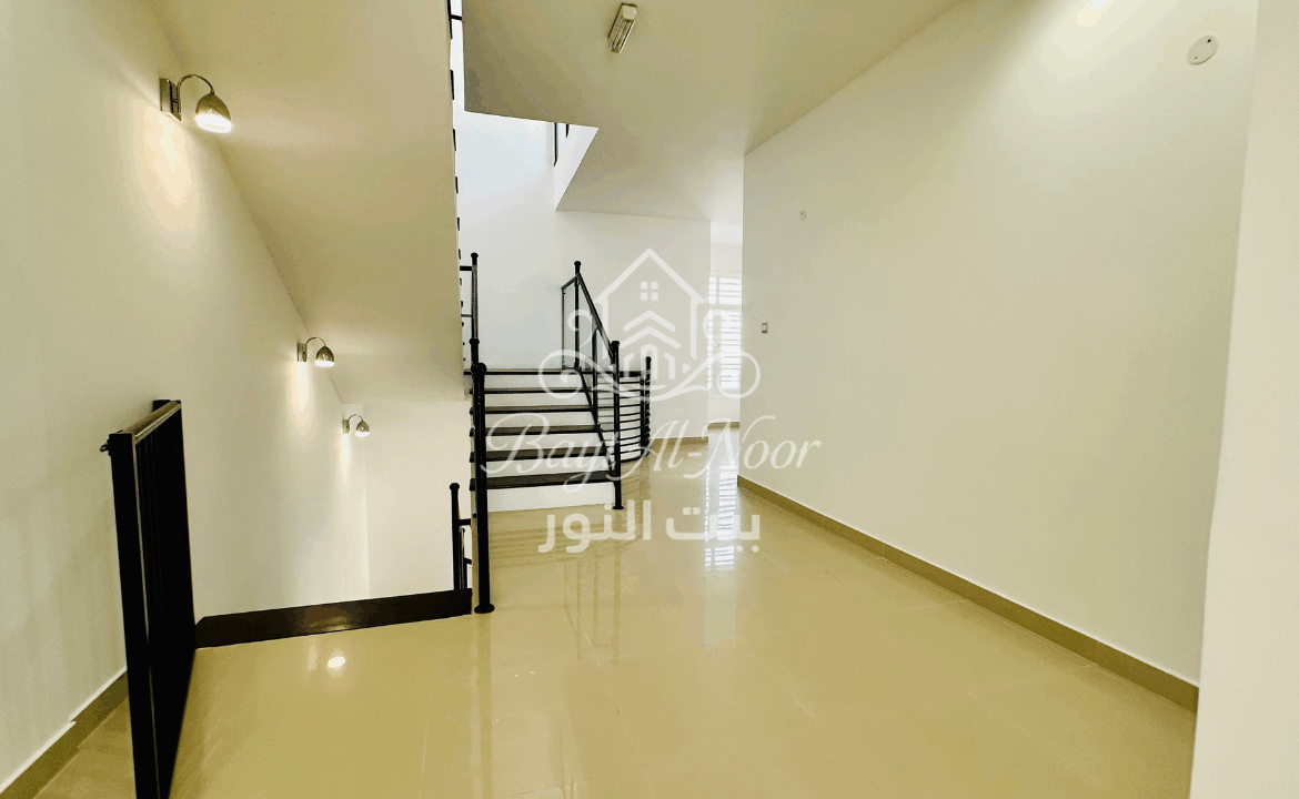 For Sale: 5+1 Bedroom Twin Villa with Multiple Parking Options | REF SS3005