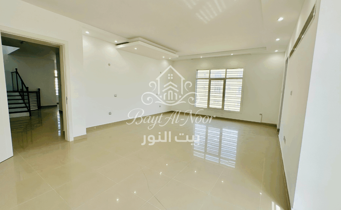 For Sale: 5+1 Bedroom Twin Villa with Multiple Parking Options | REF SS3005