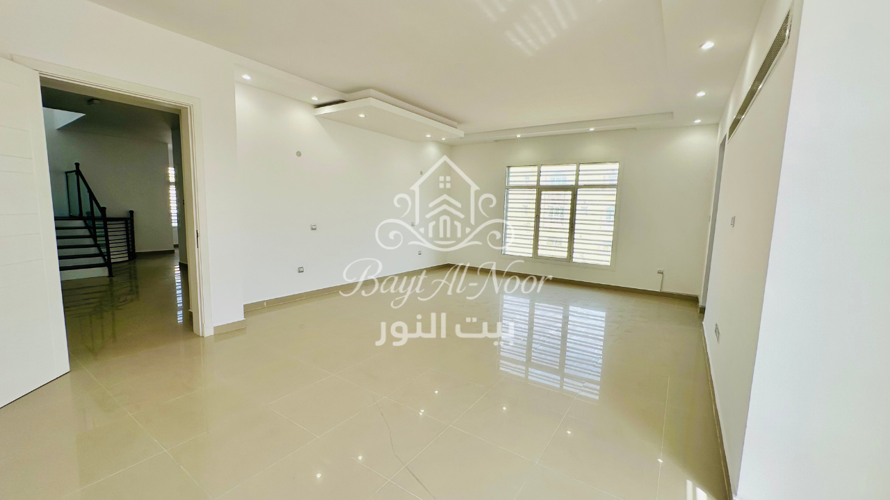 SS3005-12 For Sale: 5+1 Bedroom Twin Villa with Multiple Parking Options | REF SS3005