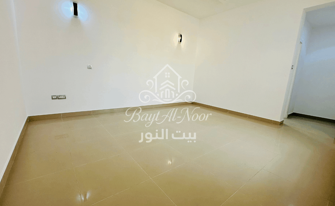 For Sale: 5+1 Bedroom Twin Villa with Multiple Parking Options | REF SS3005