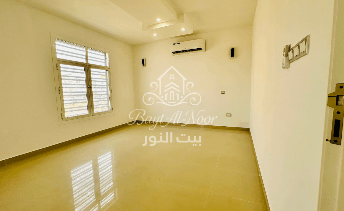 For Sale: 5+1 Bedroom Twin Villa with Multiple Parking Options | REF SS3005