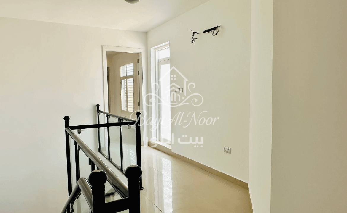 For Sale: 5+1 Bedroom Twin Villa with Multiple Parking Options | REF SS3005