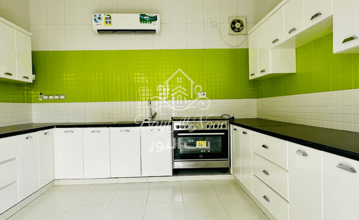 For Sale: 5+1 Bedroom Twin Villa with Multiple Parking Options | REF SS3005