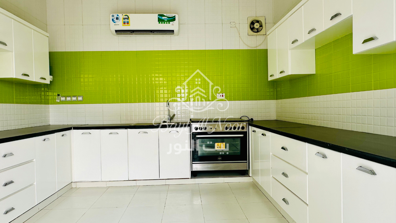 SS3005-18 For Sale: 5+1 Bedroom Twin Villa with Multiple Parking Options | REF SS3005