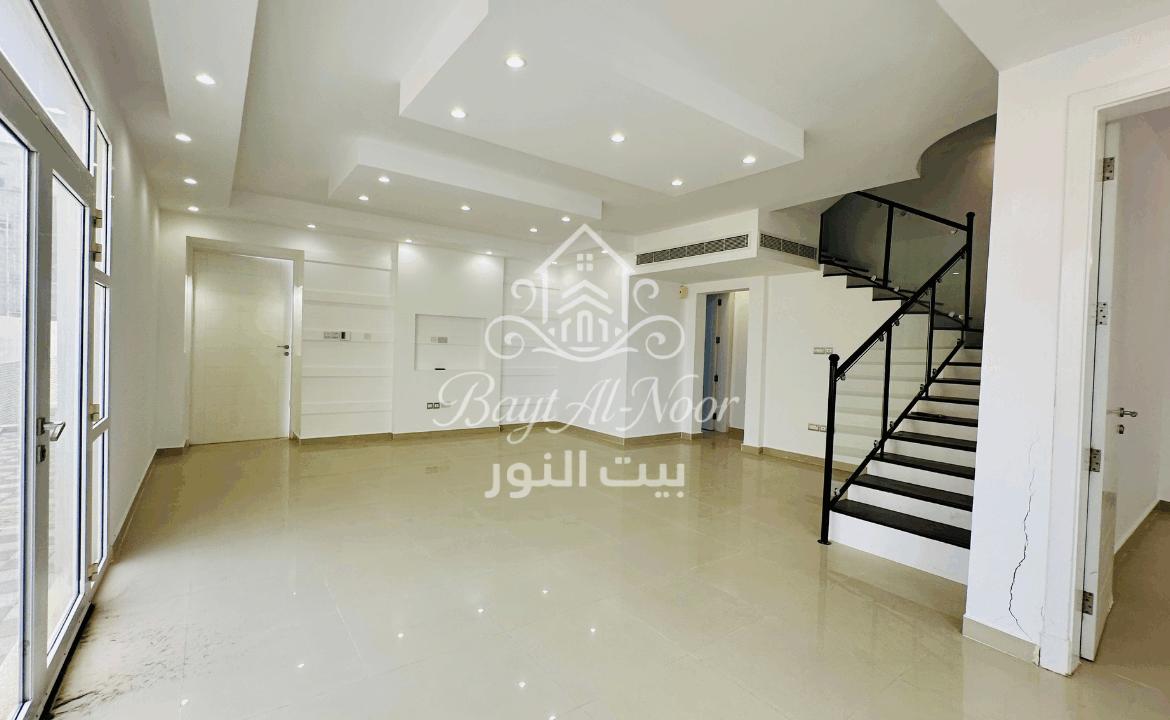 For Sale: 5+1 Bedroom Twin Villa with Multiple Parking Options | REF SS3005