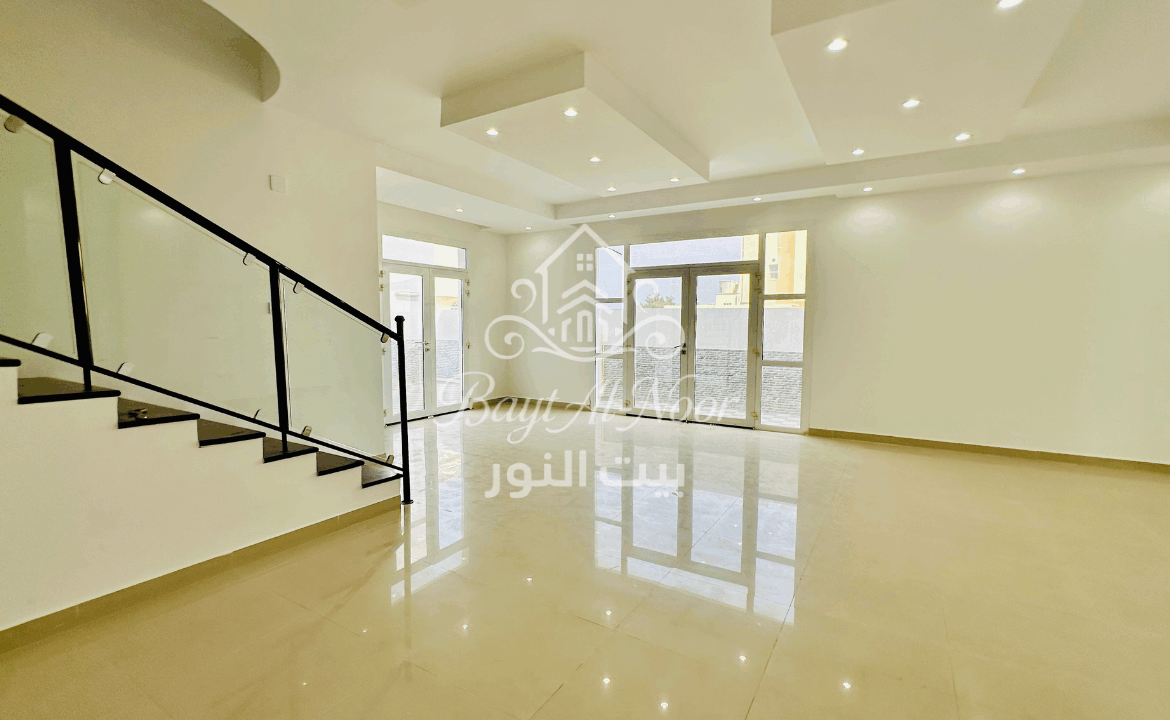 For Sale: 5+1 Bedroom Twin Villa with Multiple Parking Options | REF SS3005