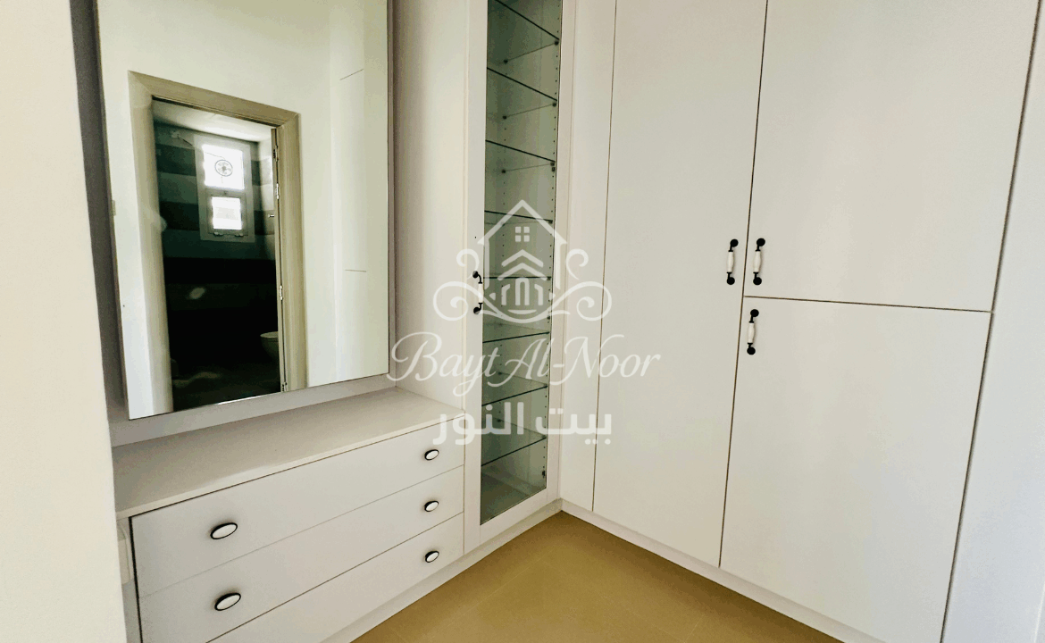 For Sale: 5+1 Bedroom Twin Villa with Multiple Parking Options | REF SS3005