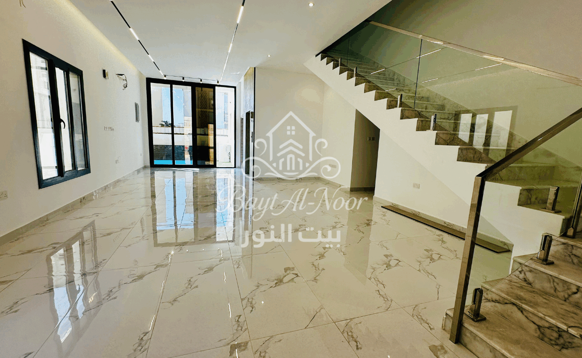 For Sale: Spacious 5+1 Bedroom Villa with Private & Canopy Parking | REF SS3008