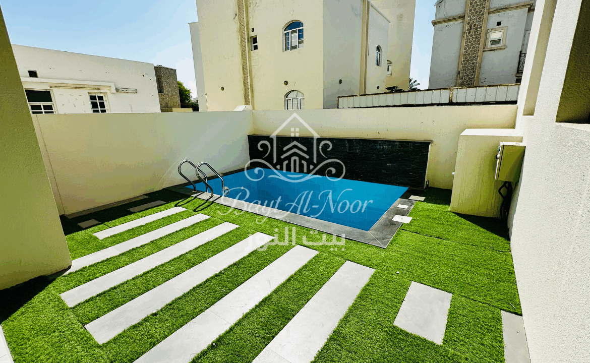For Sale: Spacious 5+1 Bedroom Villa with Private & Canopy Parking | REF SS3008