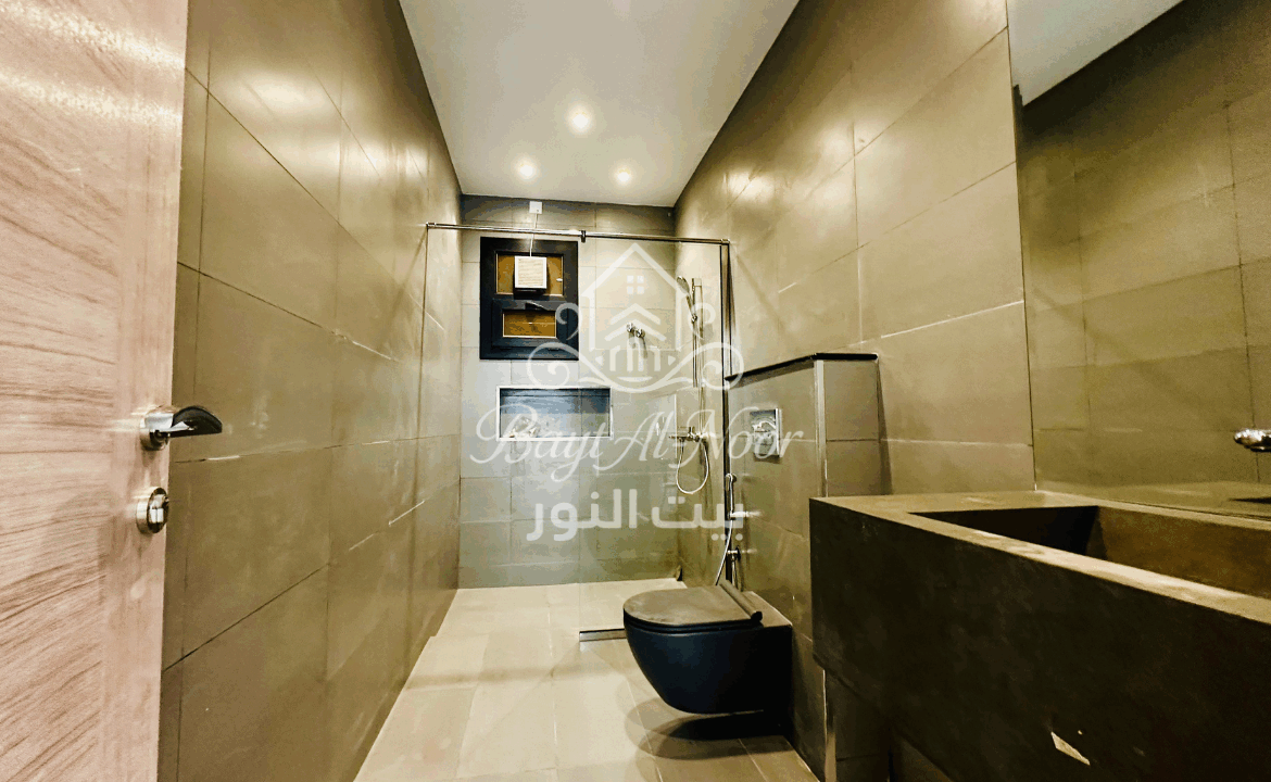 For Sale: Spacious 5+1 Bedroom Villa with Private & Canopy Parking | REF SS3008
