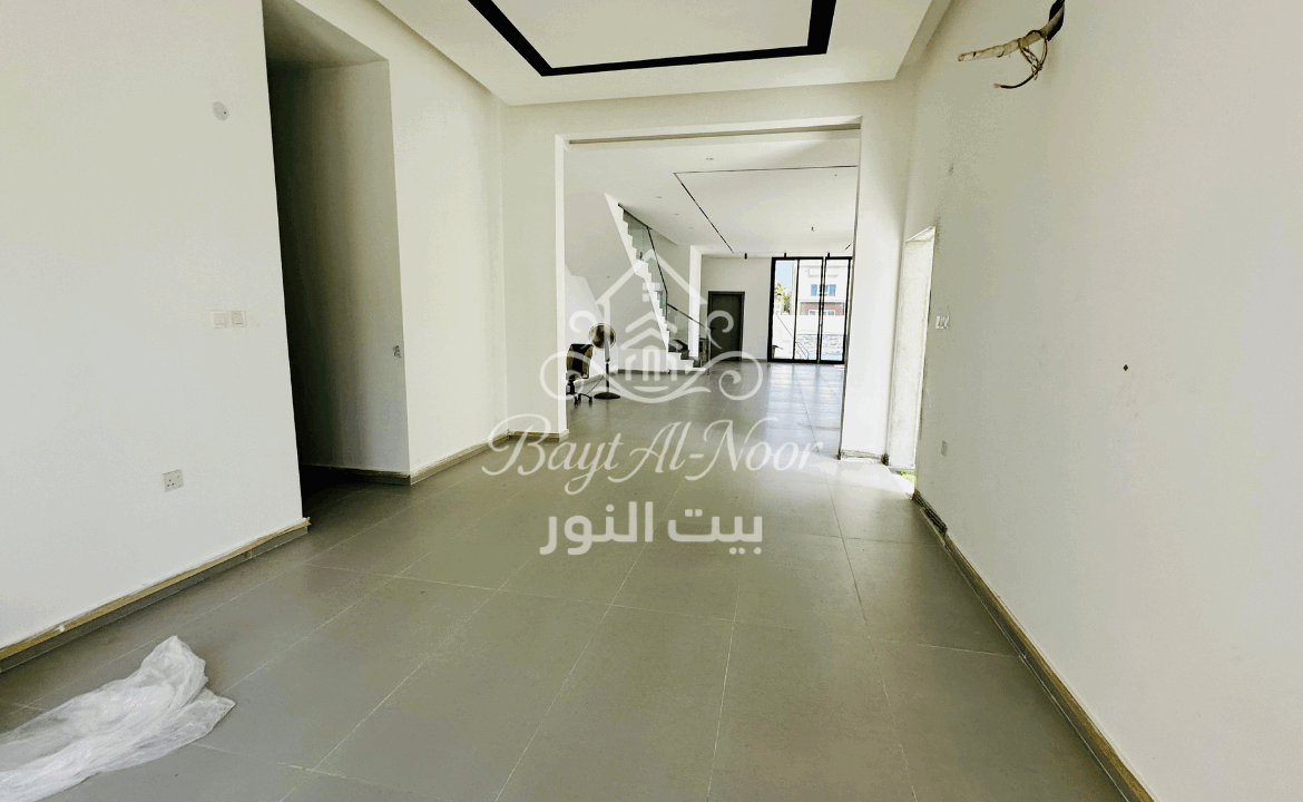 For Sale: Elegant 5+1 Bedroom Villa with Private & Canopy Parking | REF SS3009