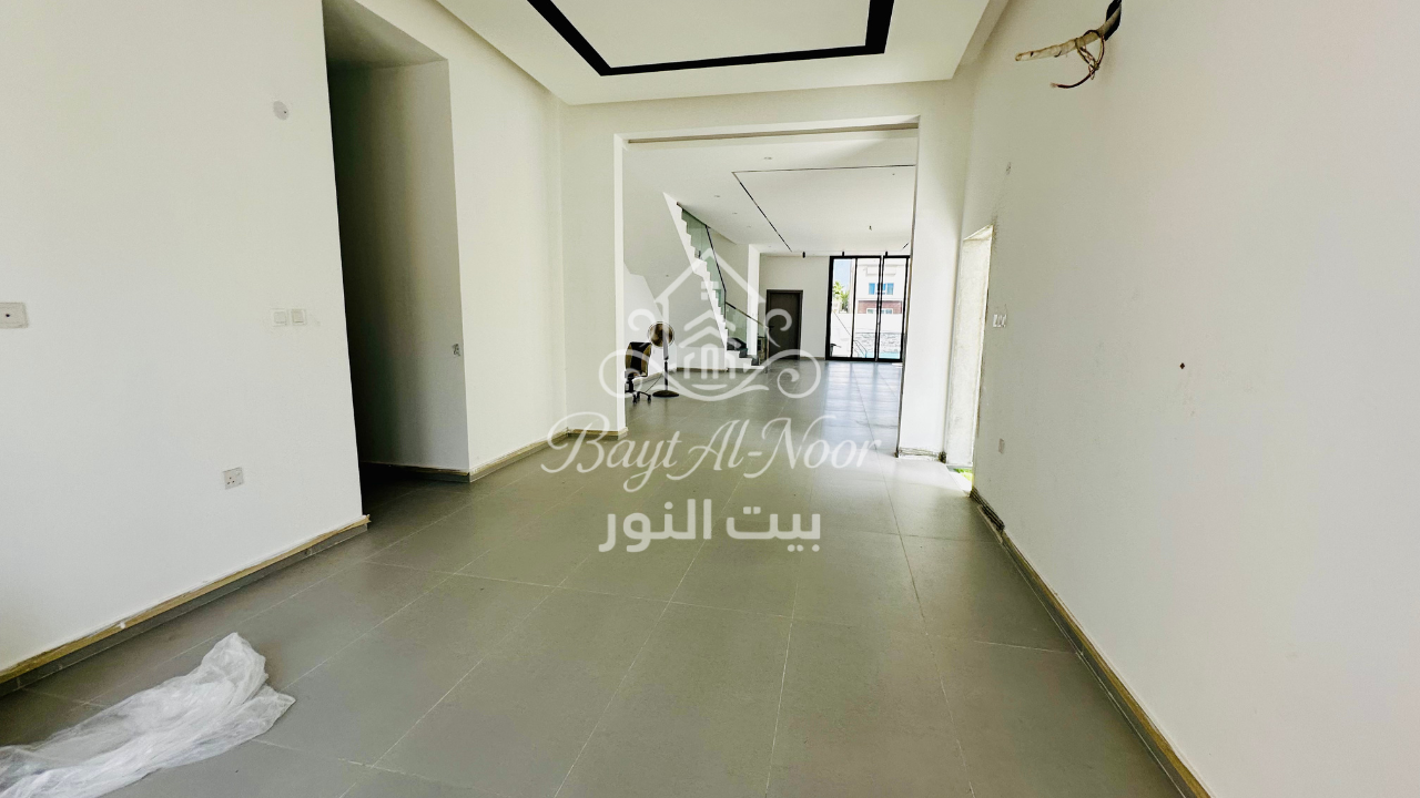 For Sale: Elegant 5+1 Bedroom Villa with Private & Canopy Parking | REF SS3009