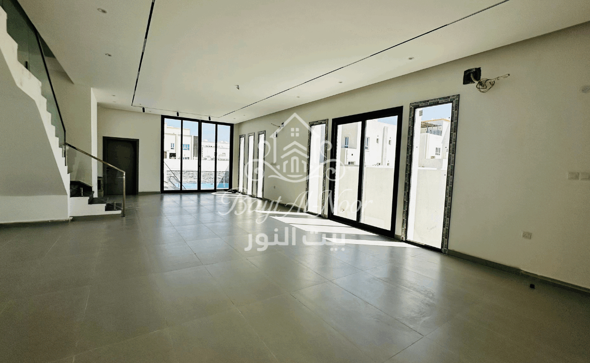 For Sale: Elegant 5+1 Bedroom Villa with Private & Canopy Parking | REF SS3009