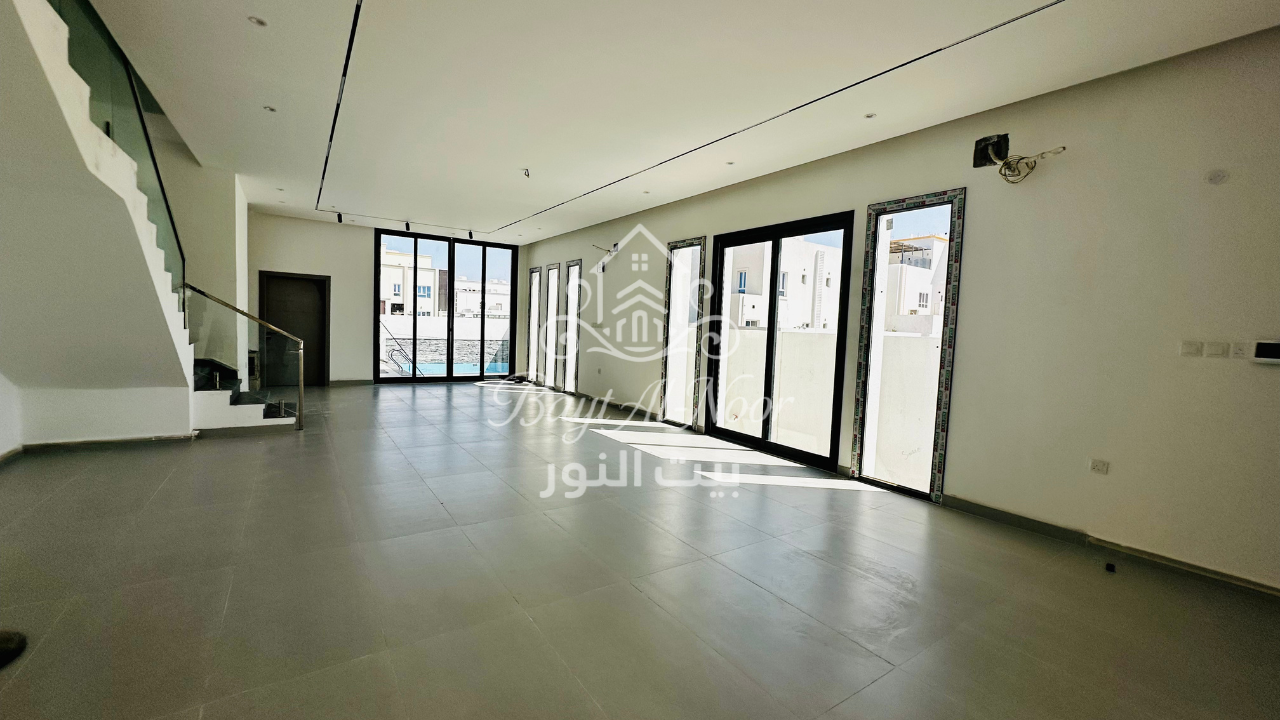For Sale: Elegant 5+1 Bedroom Villa with Private & Canopy Parking | REF SS3009