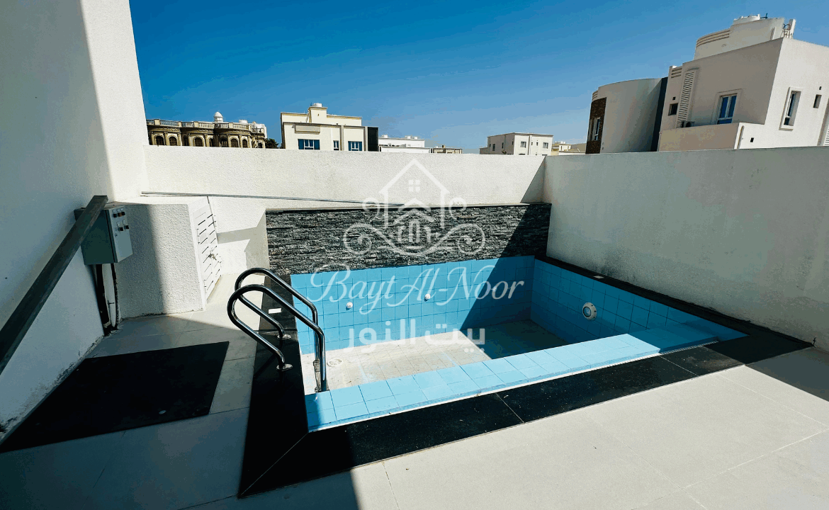For Sale: Elegant 5+1 Bedroom Villa with Private & Canopy Parking | REF SS3009