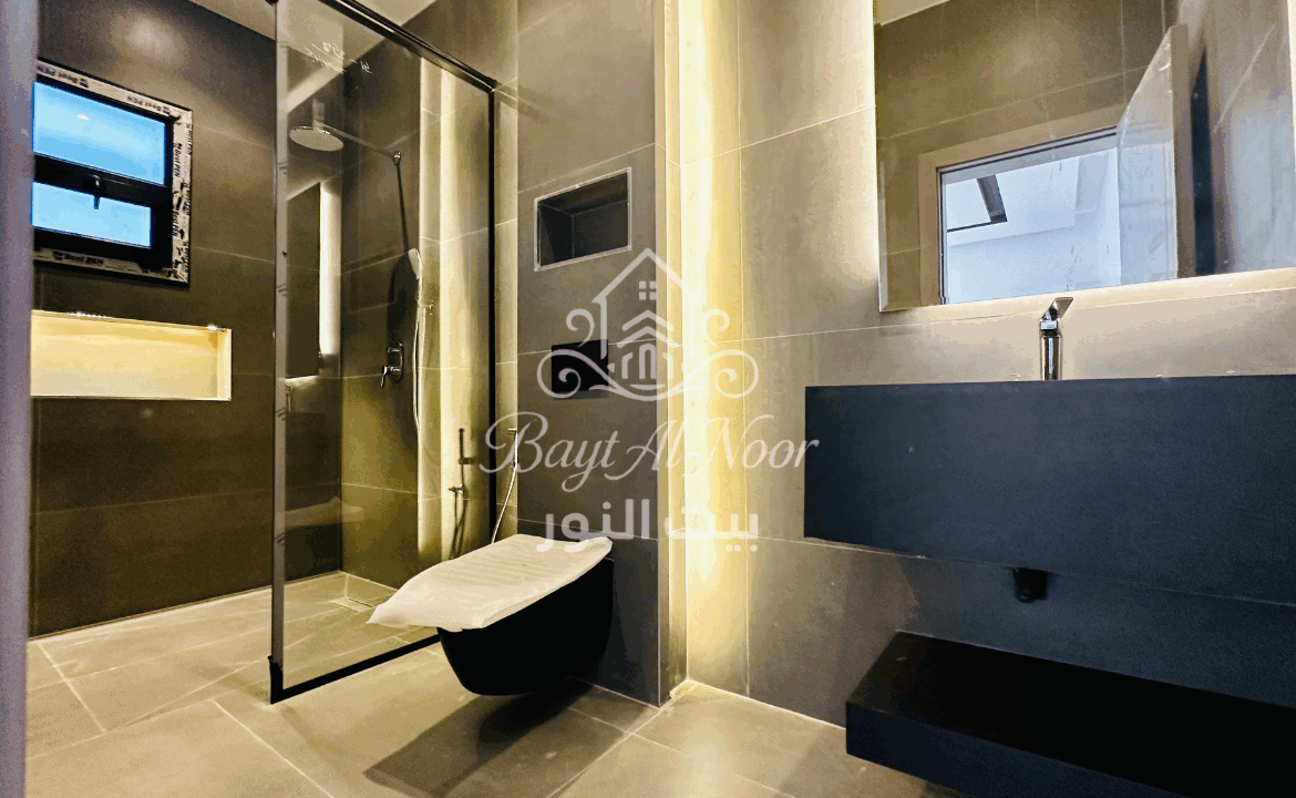 For Sale: Elegant 5+1 Bedroom Villa with Private & Canopy Parking | REF SS3009