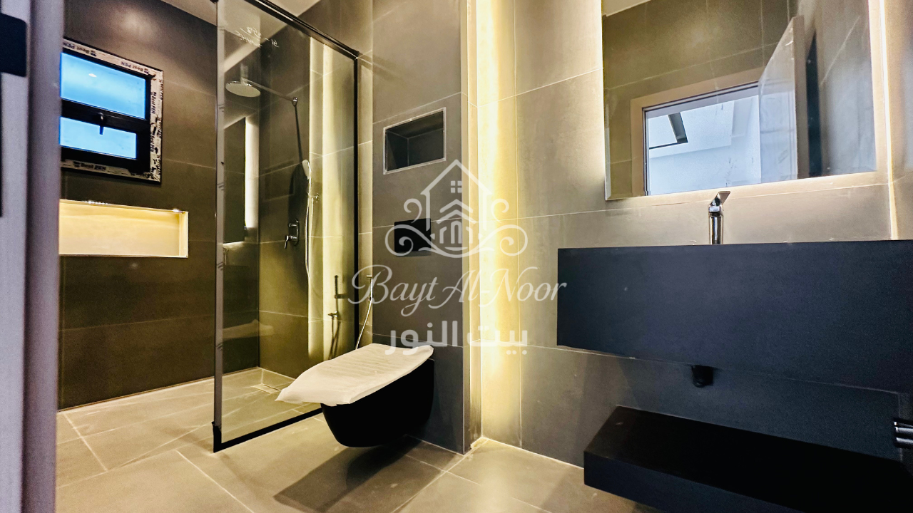 For Sale: Elegant 5+1 Bedroom Villa with Private & Canopy Parking | REF SS3009