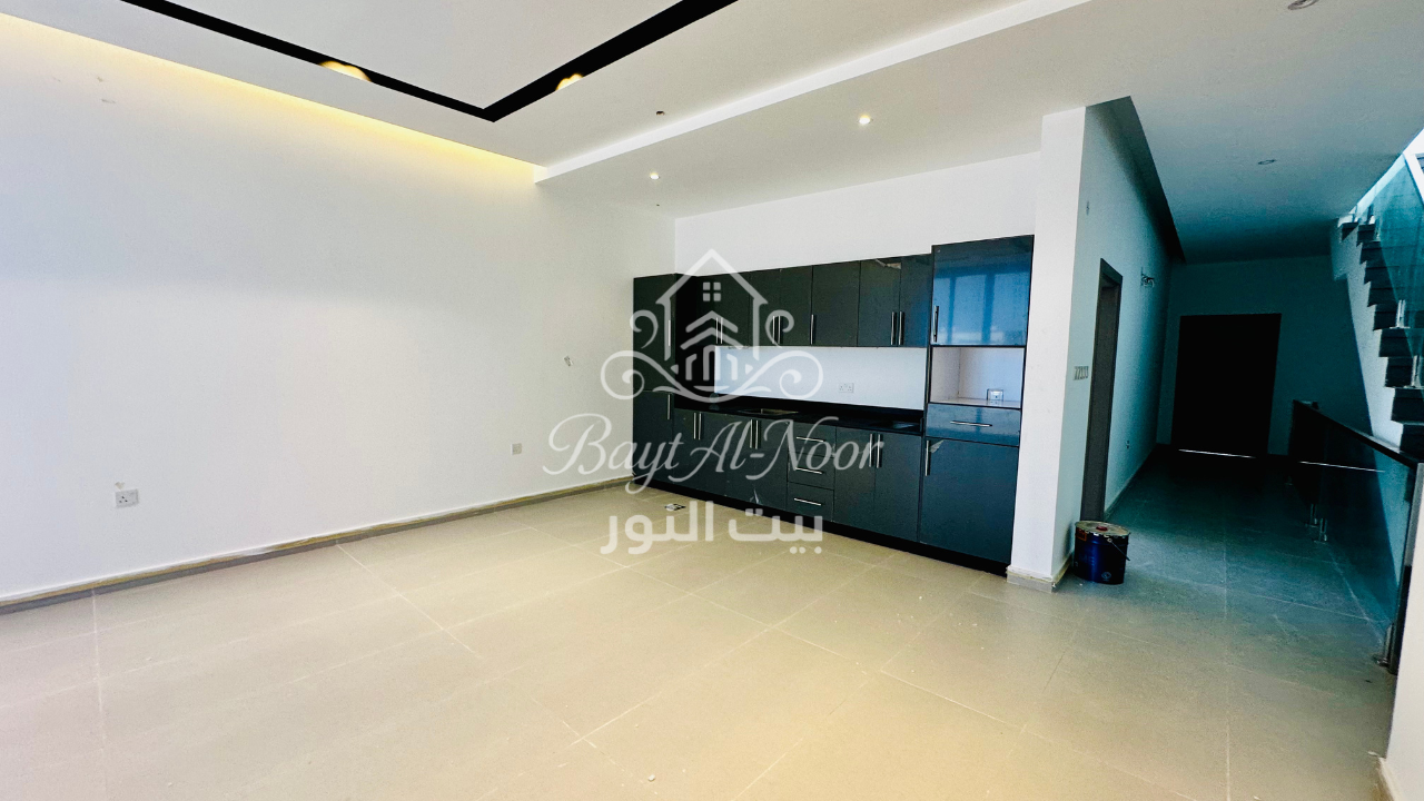 For Sale: Elegant 5+1 Bedroom Villa with Private & Canopy Parking | REF SS3009