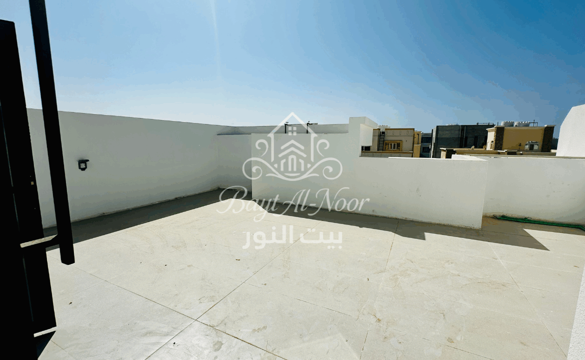 For Sale: Elegant 5+1 Bedroom Villa with Private & Canopy Parking | REF SS3009