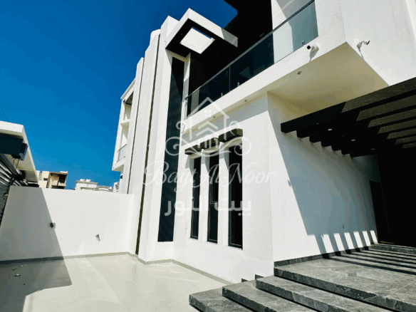 For Sale: Elegant 5+1 Bedroom Villa with Private & Canopy Parking | REF SS3009
