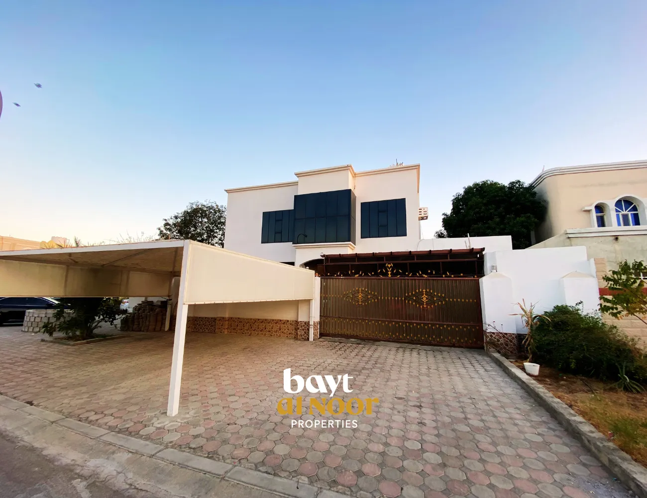 For Sale: 5 BHK Spacious Villa with 3 Residential Flats on Spacious Plot in Al Mawaleh South I REF HO3032