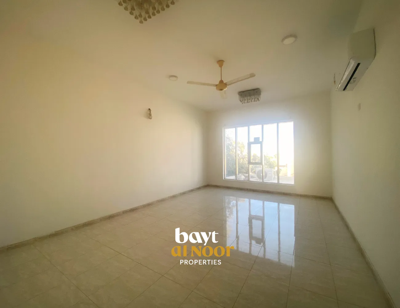 For Sale: 5 BHK Spacious Villa with 3 Residential Flats on Spacious Plot in Al Mawaleh South I REF HO3032