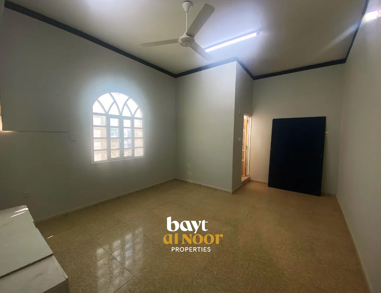 For Sale: 5 BHK Spacious Villa with 3 Residential Flats on Spacious Plot in Al Mawaleh South I REF HO3032