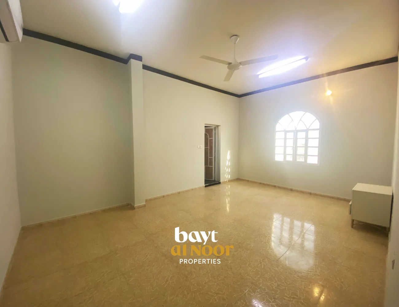 For Sale: 5 BHK Spacious Villa with 3 Residential Flats on Spacious Plot in Al Mawaleh South I REF HO3032