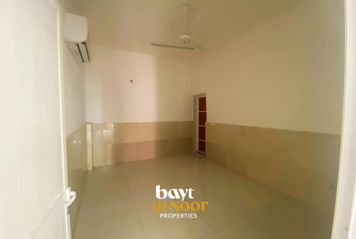 For Sale: 5 BHK Spacious Villa with 3 Residential Flats on Spacious Plot in Al Mawaleh South I REF HO3032
