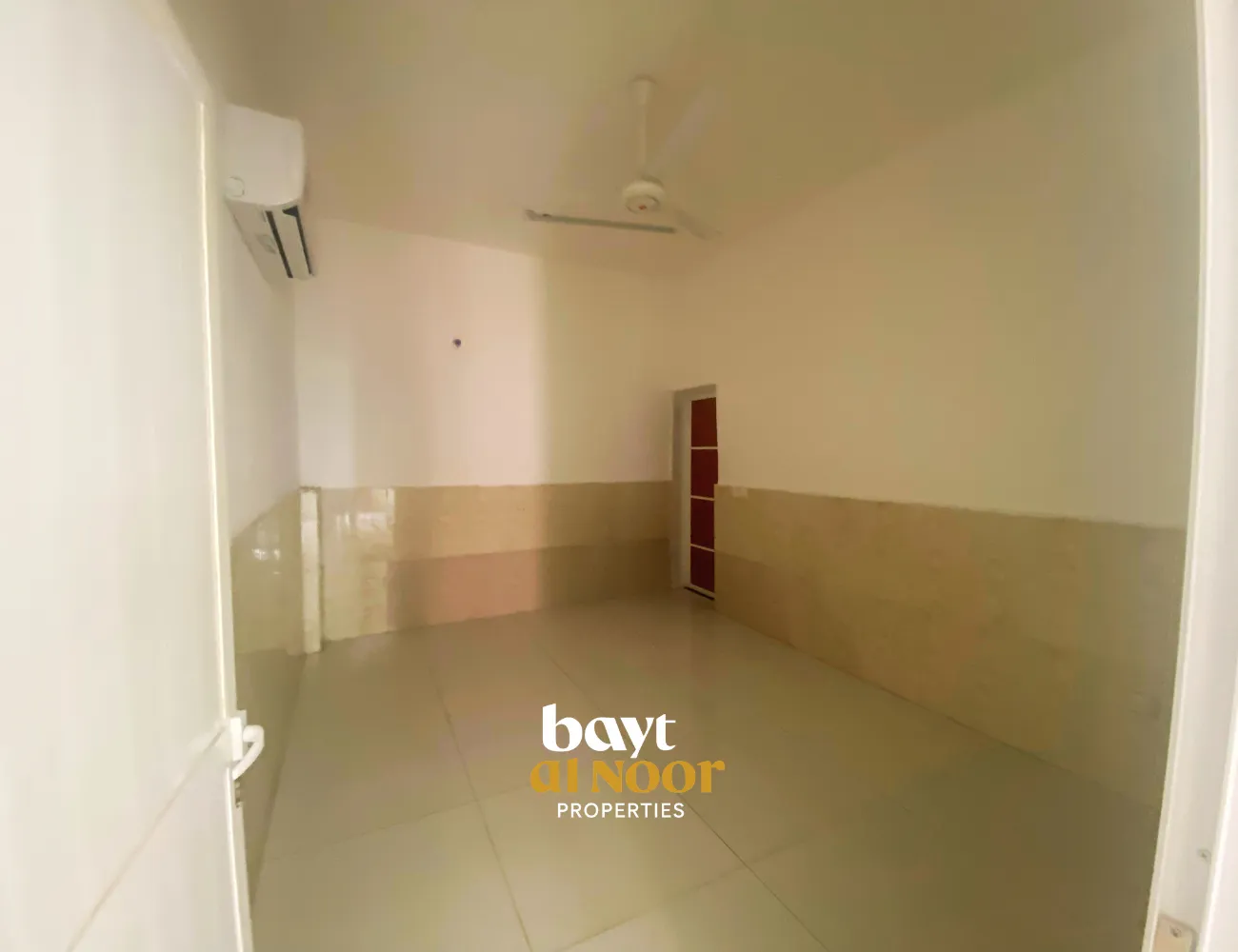 For Sale: 5 BHK Spacious Villa with 3 Residential Flats on Spacious Plot in Al Mawaleh South I REF HO3032