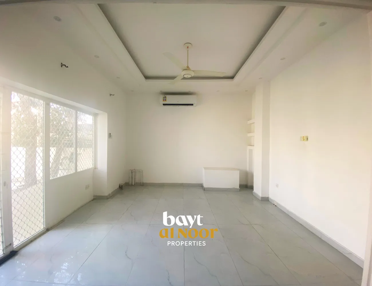 For Sale: 5 BHK Spacious Villa with 3 Residential Flats on Spacious Plot in Al Mawaleh South I REF HO3032