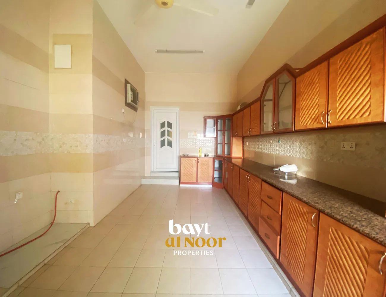 For Sale: 5 BHK Spacious Villa with 3 Residential Flats on Spacious Plot in Al Mawaleh South I REF HO3032