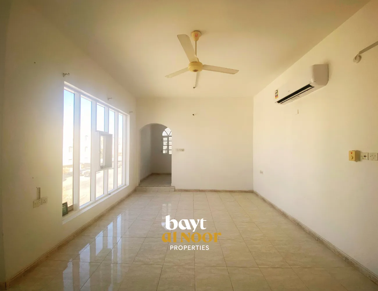 For Sale: 5 BHK Spacious Villa with 3 Residential Flats on Spacious Plot in Al Mawaleh South I REF HO3032