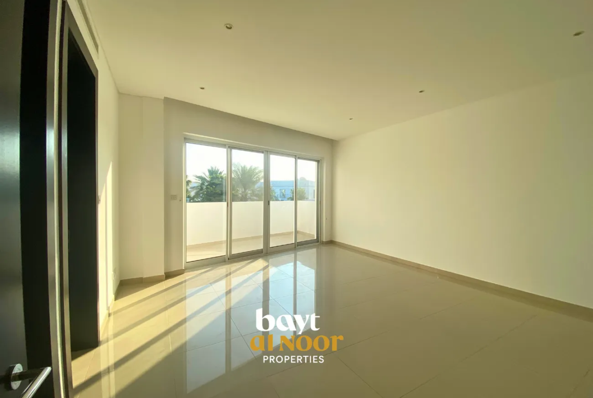 For Rent: Spacious 4+1 Bedroom Standalone Villa with Large Plot in Al Mouj | REF KT5021