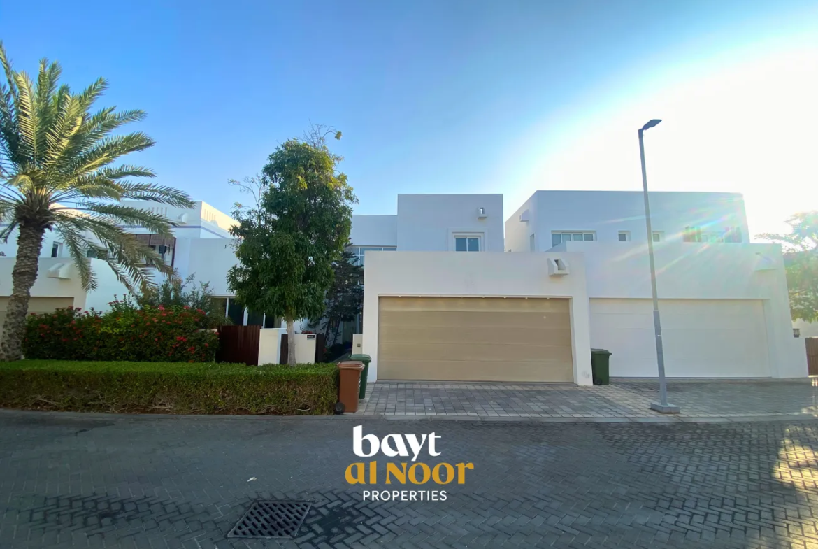 For Rent: Spacious 4+1 Bedroom Standalone Villa with Large Plot in Al Mouj | REF KT5021