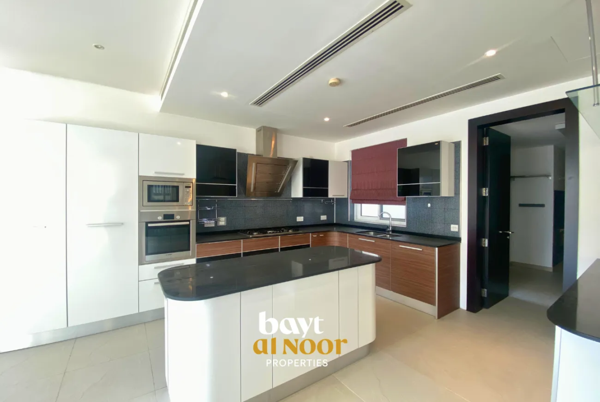 For Rent: Spacious 4+1 Bedroom Standalone Villa with Large Plot in Al Mouj | REF KT5021