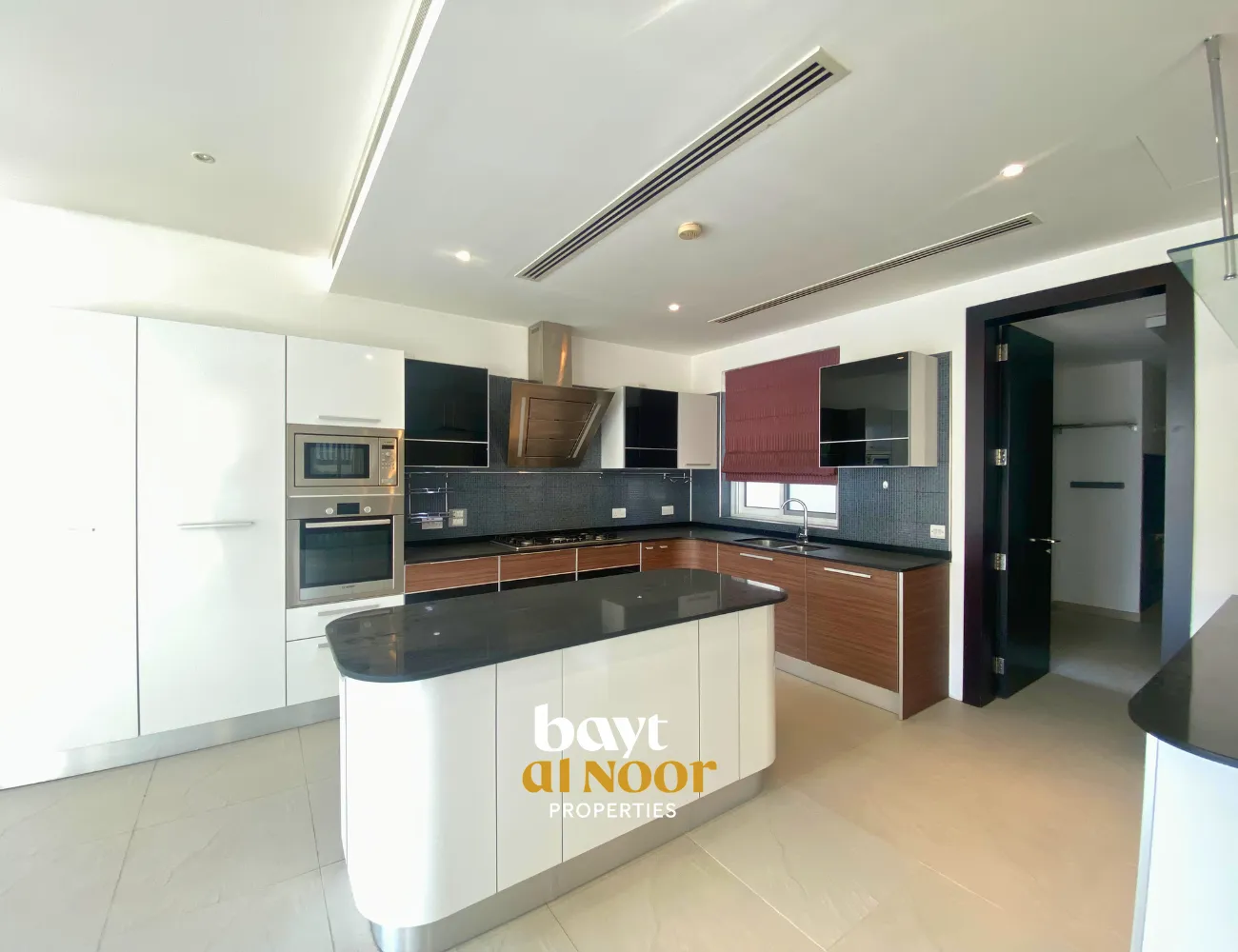 For Rent: Spacious 4+1 Bedroom Standalone Villa with Large Plot in Al Mouj | REF KT5021
