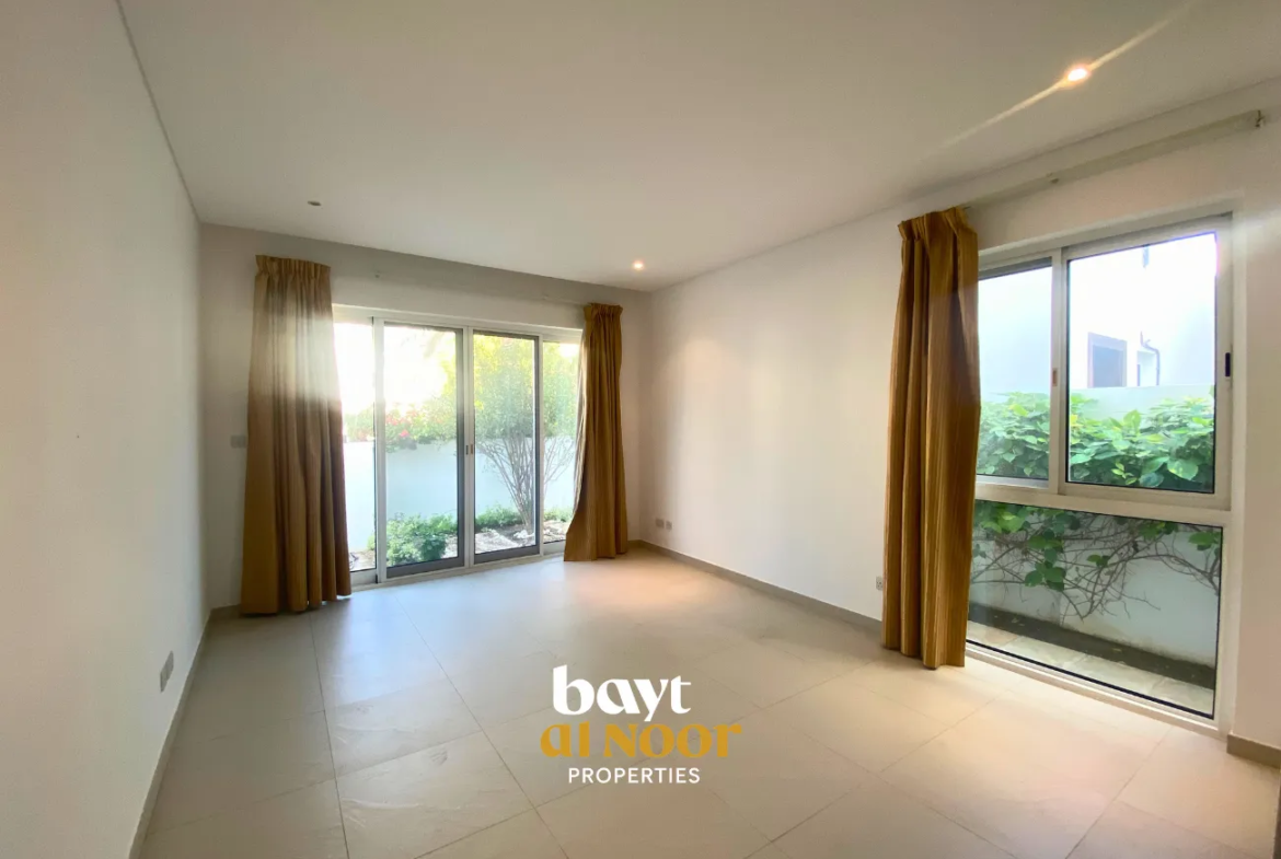 For Rent: Spacious 4+1 Bedroom Standalone Villa with Large Plot in Al Mouj | REF KT5021