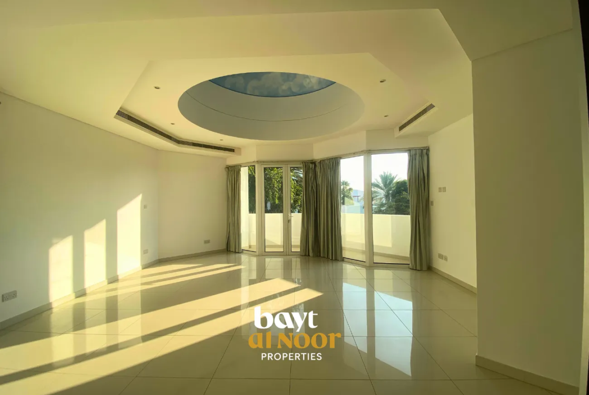 For Rent: Spacious 4+1 Bedroom Standalone Villa with Large Plot in Al Mouj | REF KT5021