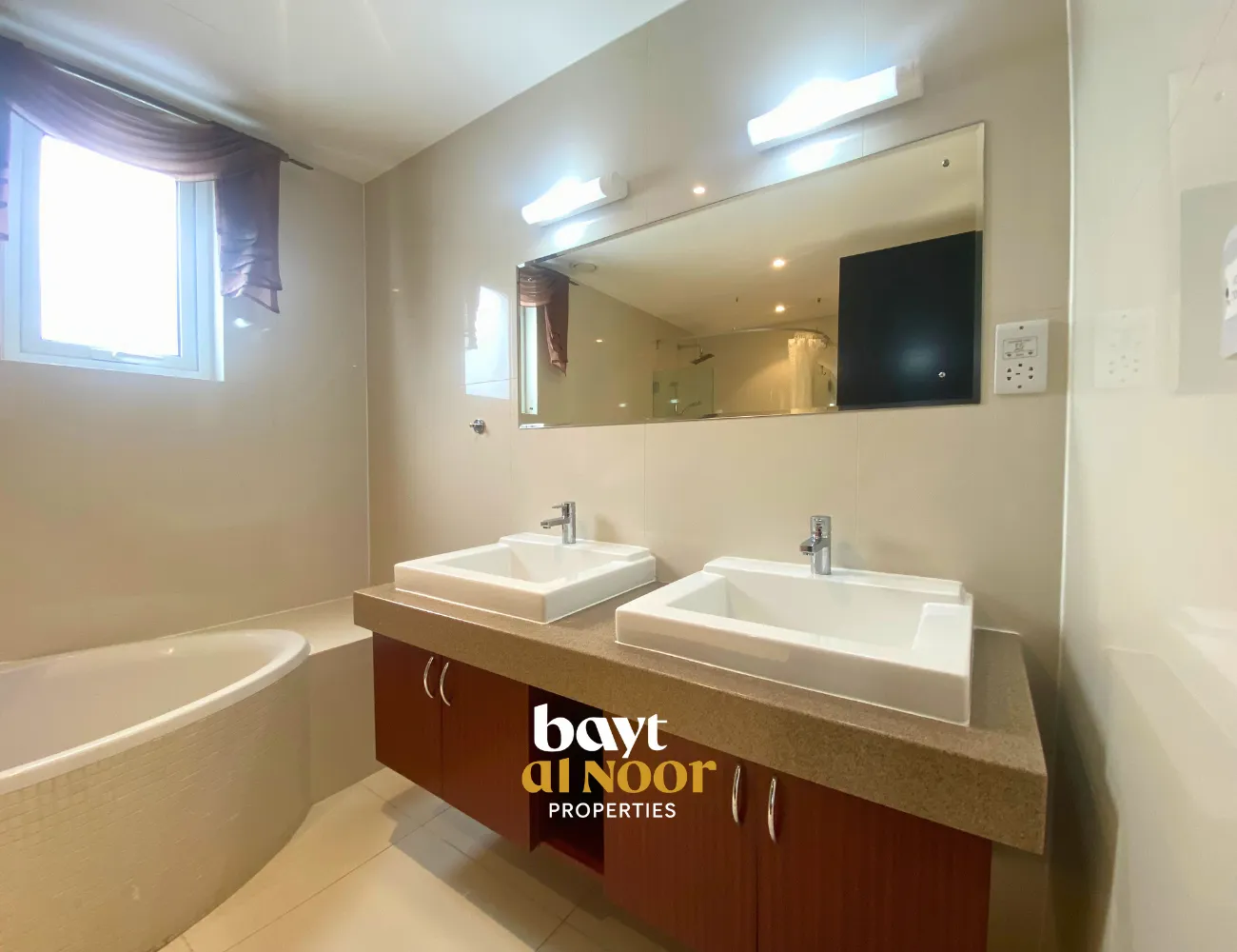 For Rent: Spacious 4+1 Bedroom Standalone Villa with Large Plot in Al Mouj | REF KT5021