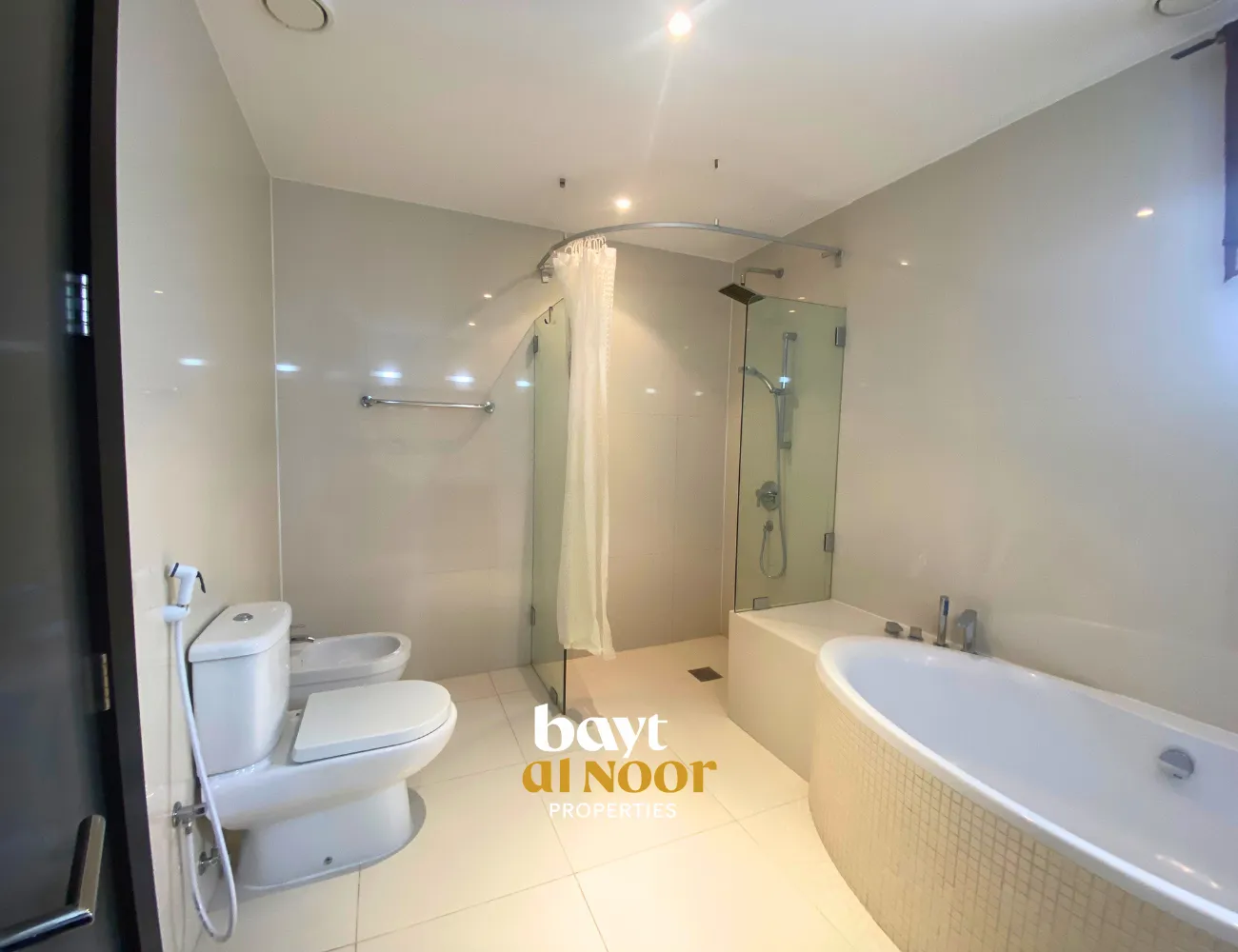 For Rent: Spacious 4+1 Bedroom Standalone Villa with Large Plot in Al Mouj | REF KT5021