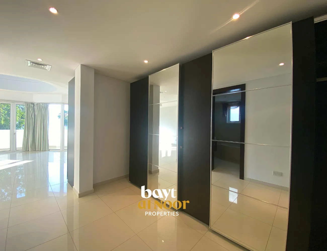 For Rent: Spacious 4+1 Bedroom Standalone Villa with Large Plot in Al Mouj | REF KT5021