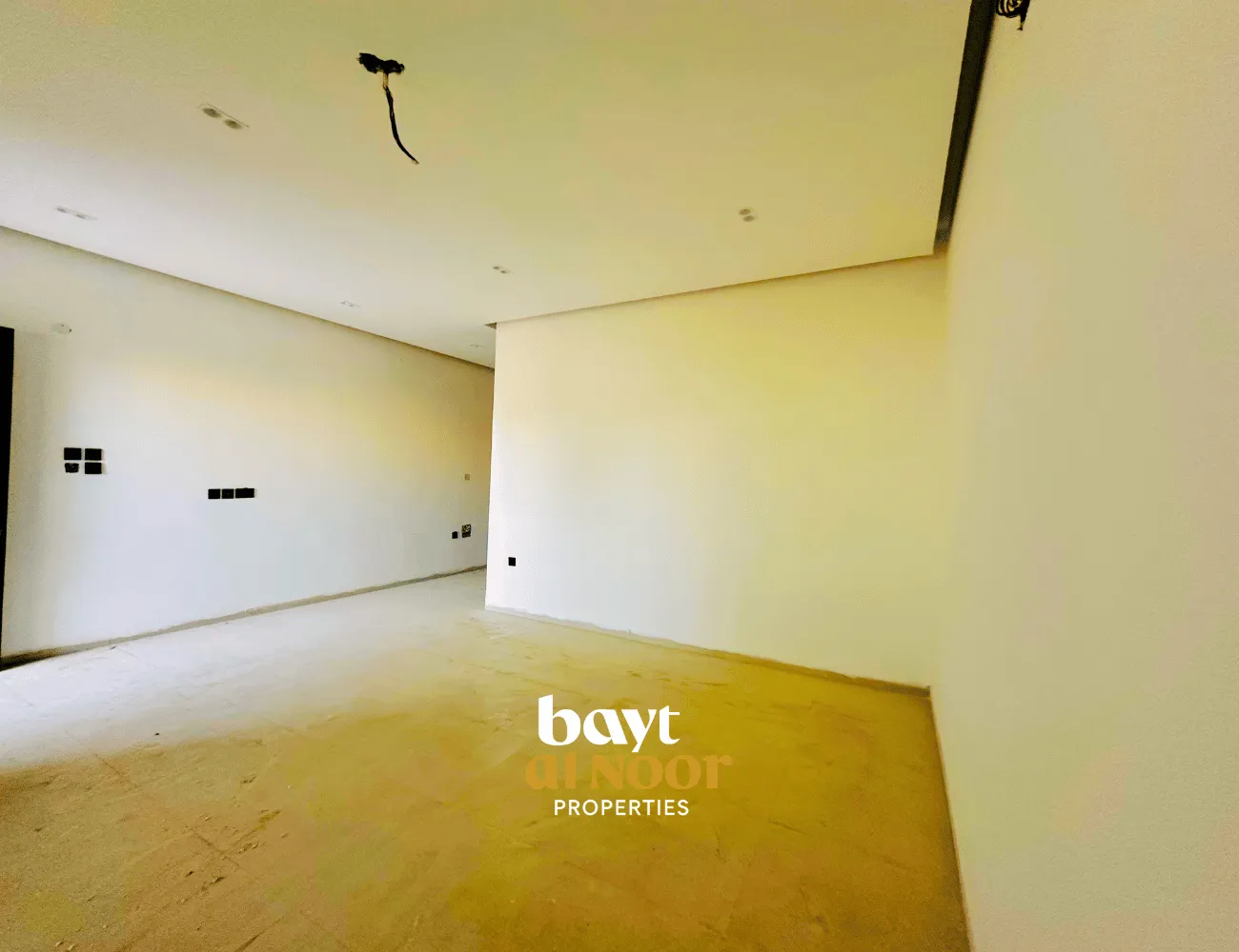 SS3021 -2 For Sale: Spacious 6-Bedroom Villa with Ample Parking in Al Seeb – Sur Al Hadid | REF SS3021