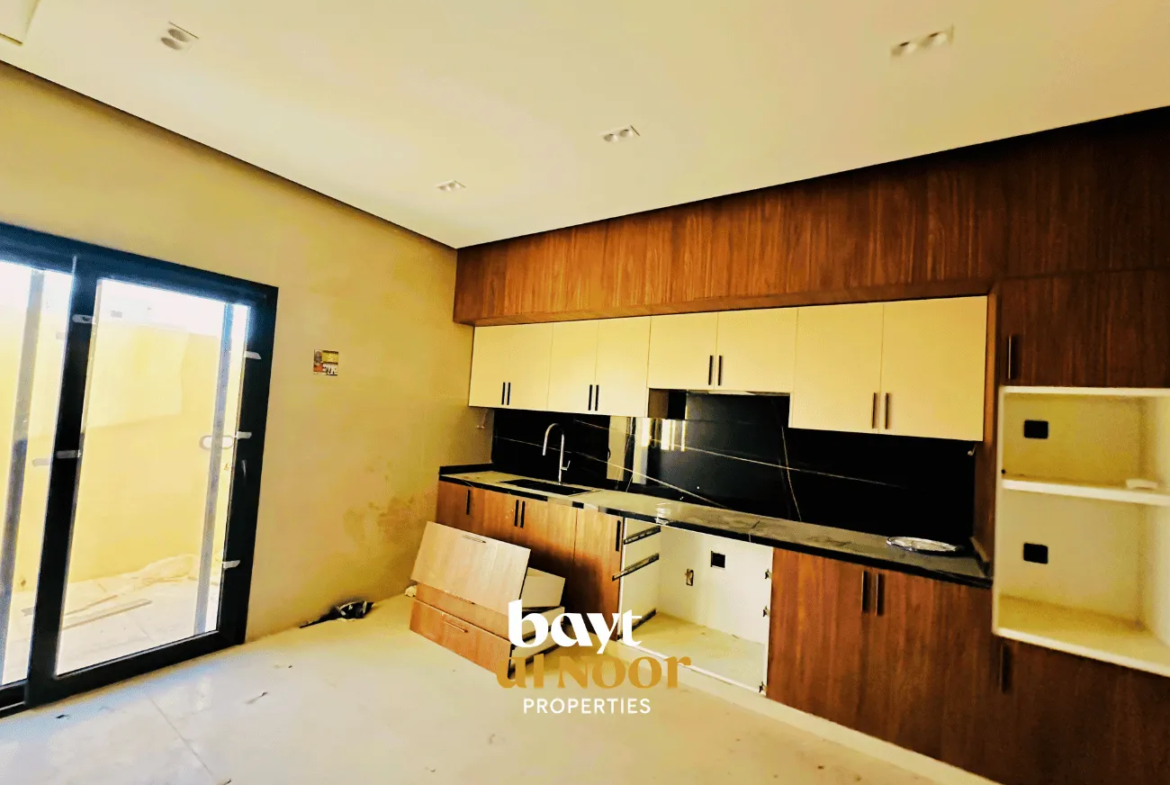 For Sale: Spacious 6-Bedroom Villa with Ample Parking in Al Seeb – Sur Al Hadid | REF SS3021