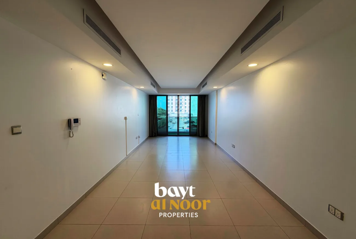 For Rent: Spacious 3-Bedroom Flat Near the Beach in Al Ghubrah North | REF HO3042