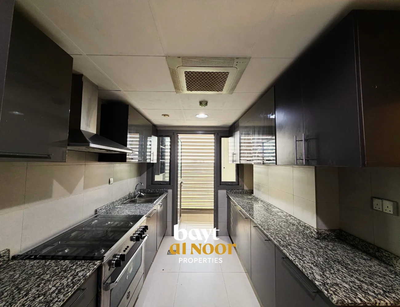 For Rent: Spacious 3-Bedroom Flat Near the Beach in Al Ghubrah North | REF HO3042